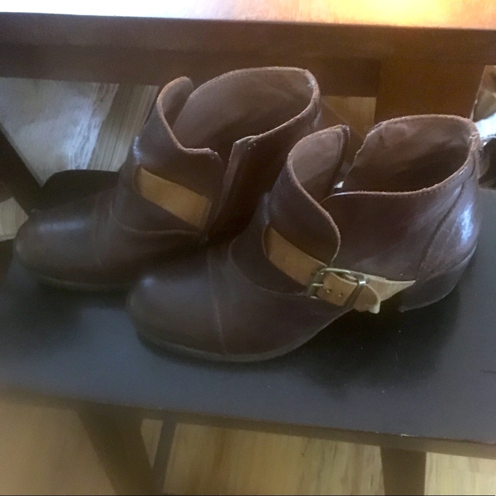 Moma Full Leather Italian Crafted Ankle Boot With Stacked Heel